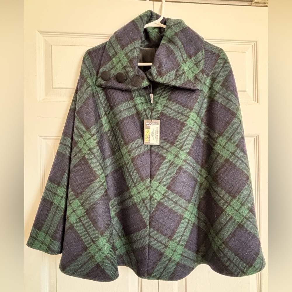 Mucros weavers tweed tartan cape. Black watch. Outlander